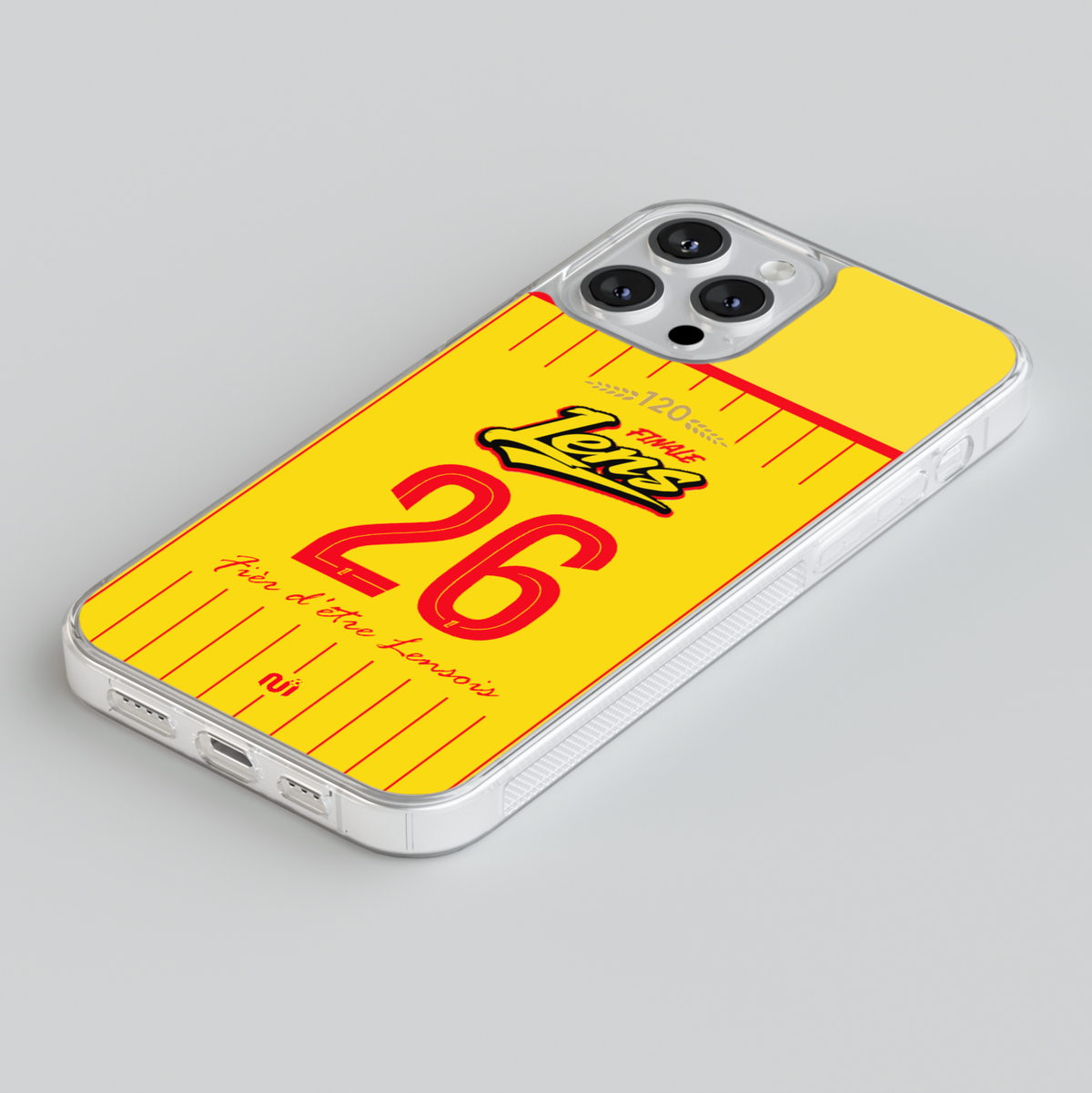 Coque Lens Finale 2026 jaune et rouge sur un téléphone, vue de dos en perspective avec numéro 26. 